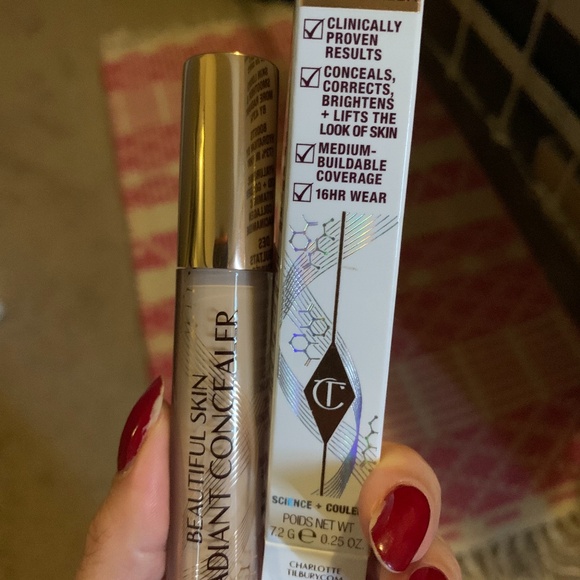 Charlotte Tilbury Beautiful Skin Radiant Concealer 4 Fair NIB - Picture 1 of 2
